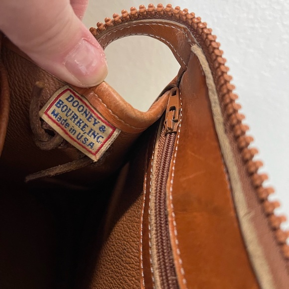 Dooney & Bourke hand bag - Picture 6 of 8